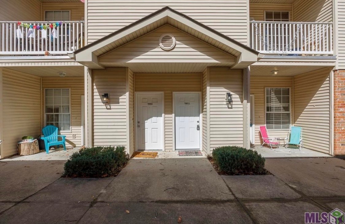 900 Dean Lee Drive - B